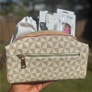 Mystery Jewelry Bag with Brand New & Secondhand Jewelry Pieces. No Broken Pieces